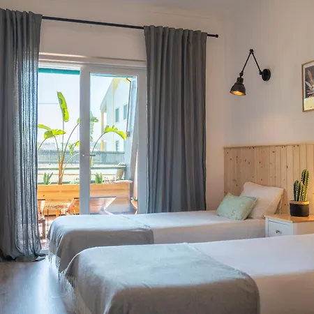 Surf - 7min Walk To The *