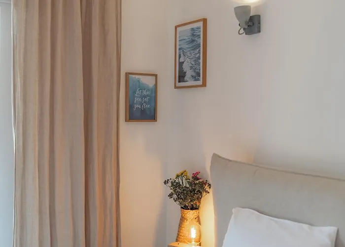 Surf - 7min Walk To The